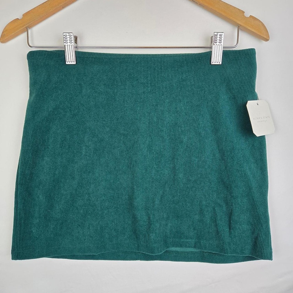 Altrd State Mini skirt ribbed in hunter green sz small.